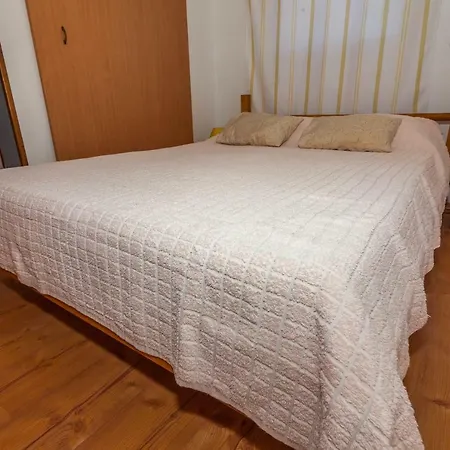 アパート Adriana